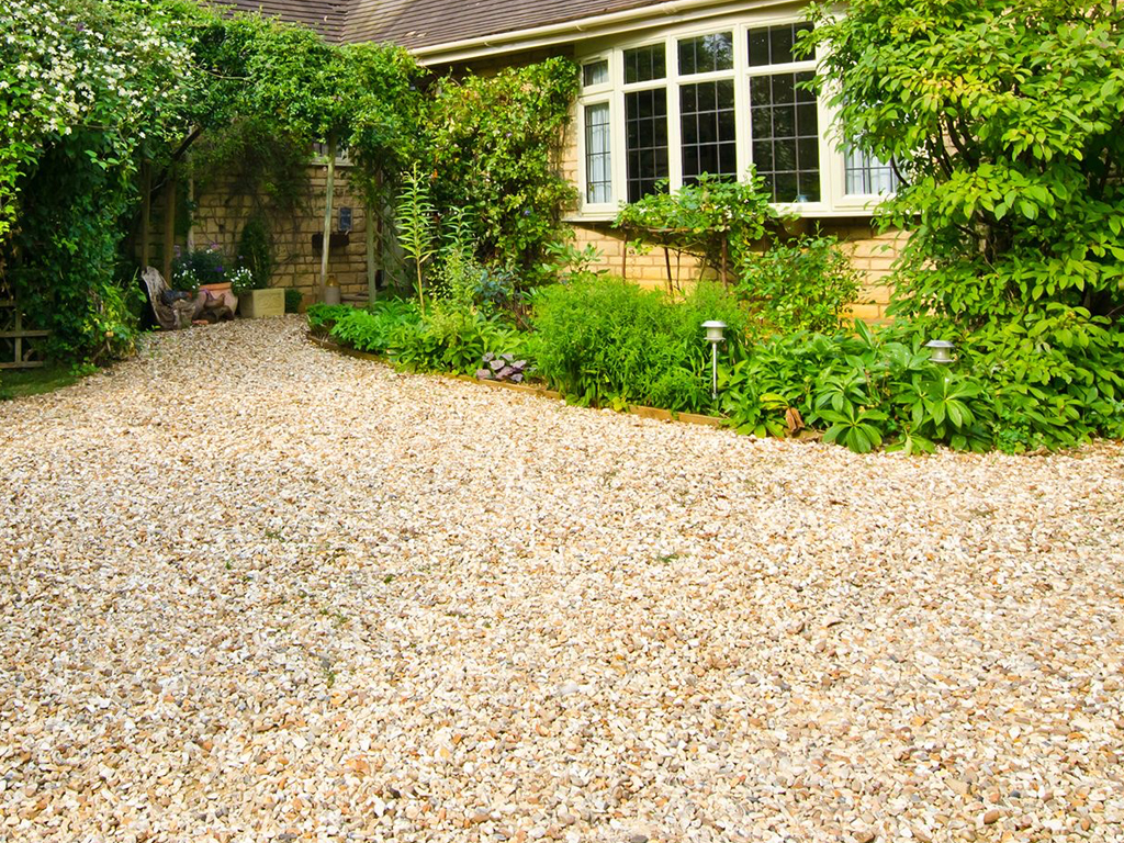 Taylorstone Contractors - Gravel Driveways Colchester Chelmsford and the Surrounding Areas